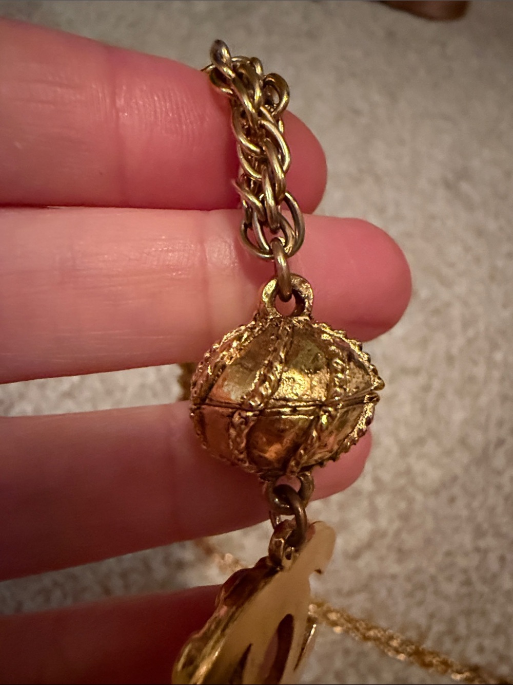 Vintage Chanel Gold plated with COA 32” long. - Picture 5 of 5
